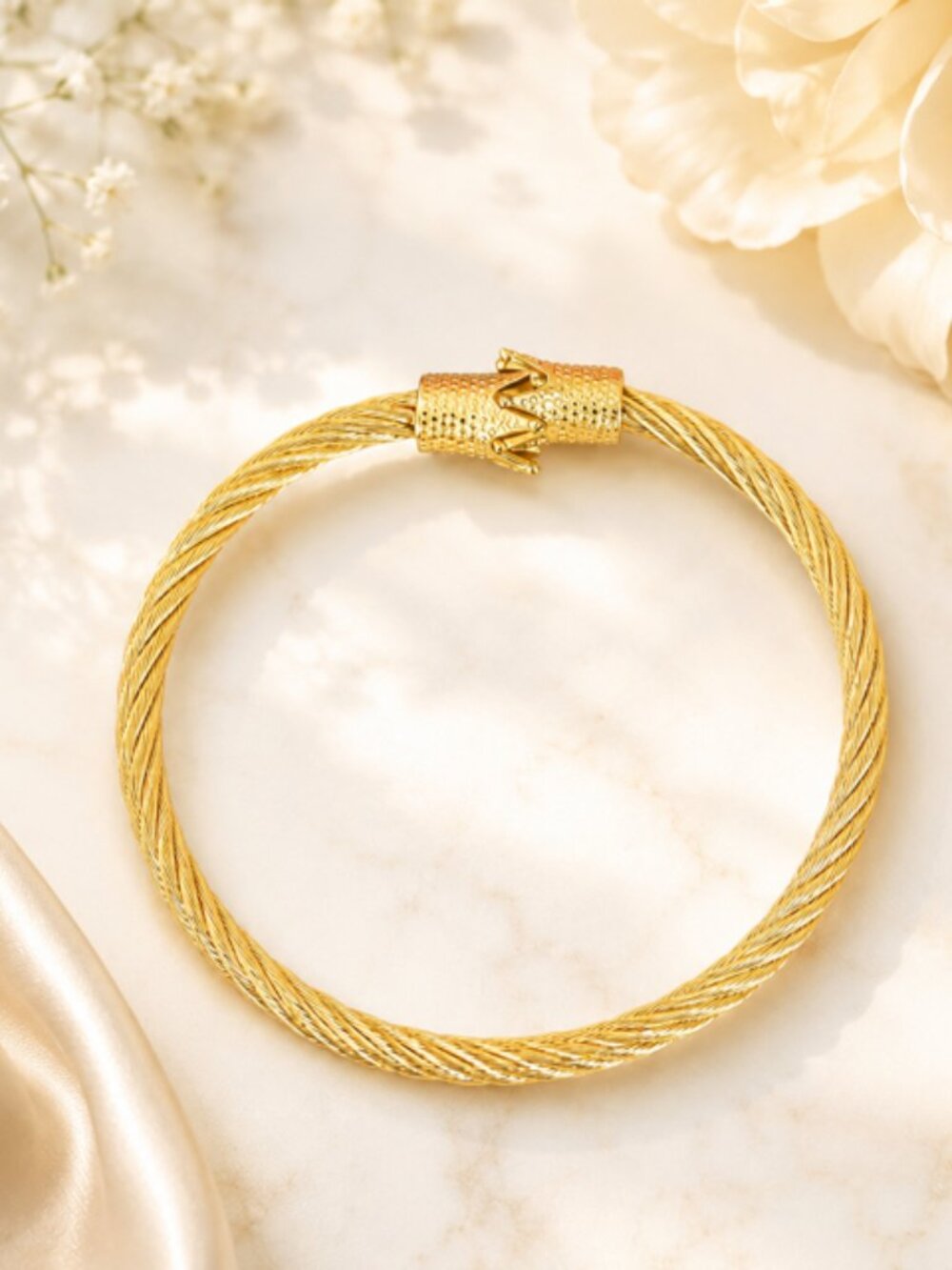 Copper Cable Style Bracelet With 2 Crowns For Closure Beautiful NWOT